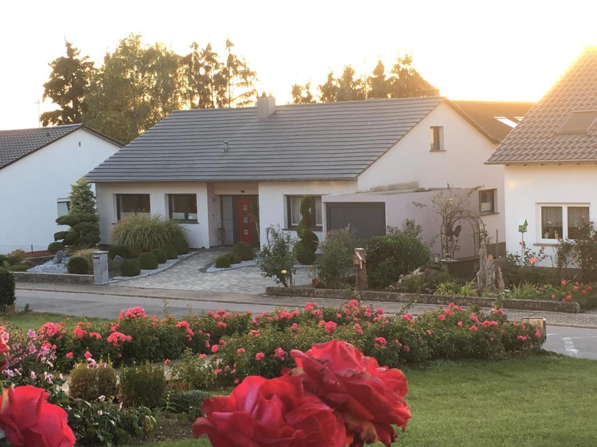 Ferienwohnung Dreilaenderoase Perl Exterior foto